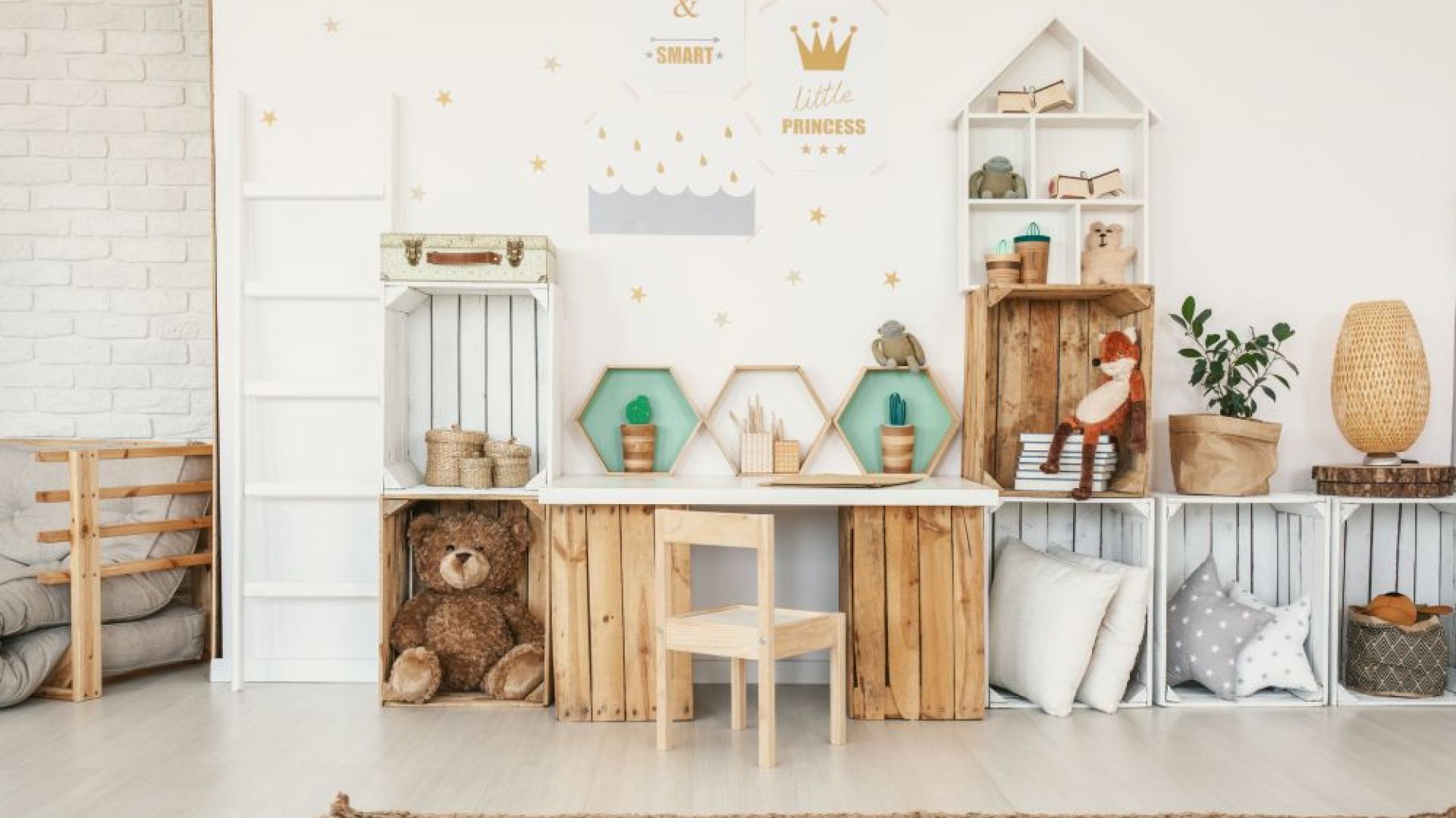 Farba Beckers Designer Universal, kolor White. Fot. Beckers