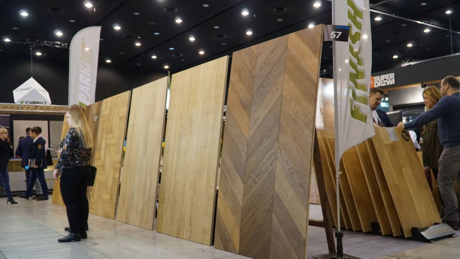 Stoisko firmy Finishparkiet w trakcie 4 Design Days 2019