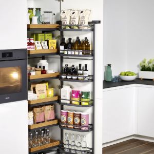 Система Тандем похожа на холодильник.  Его просторные полки, размещенные внутри и на дверце, увеличивают и увеличивают пространство для хранения.  Фото  Пека