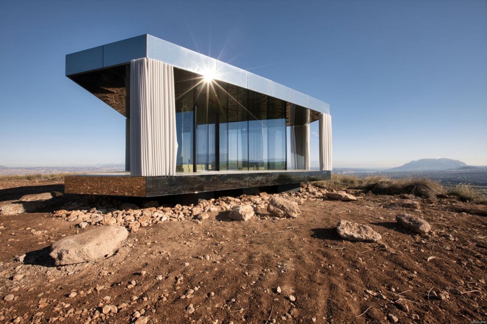 „Dom na Pustyni”. Zdjęcia na zlecenie Guardian Glass: Gonzalo Botet 