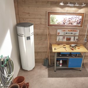 Экологический тренд систем отопления включает термодинамические водонагреватели, которые используют бесплатную энергию из окружающего воздуха - в гараже или подвале.  Фото  Атлантическая Польша