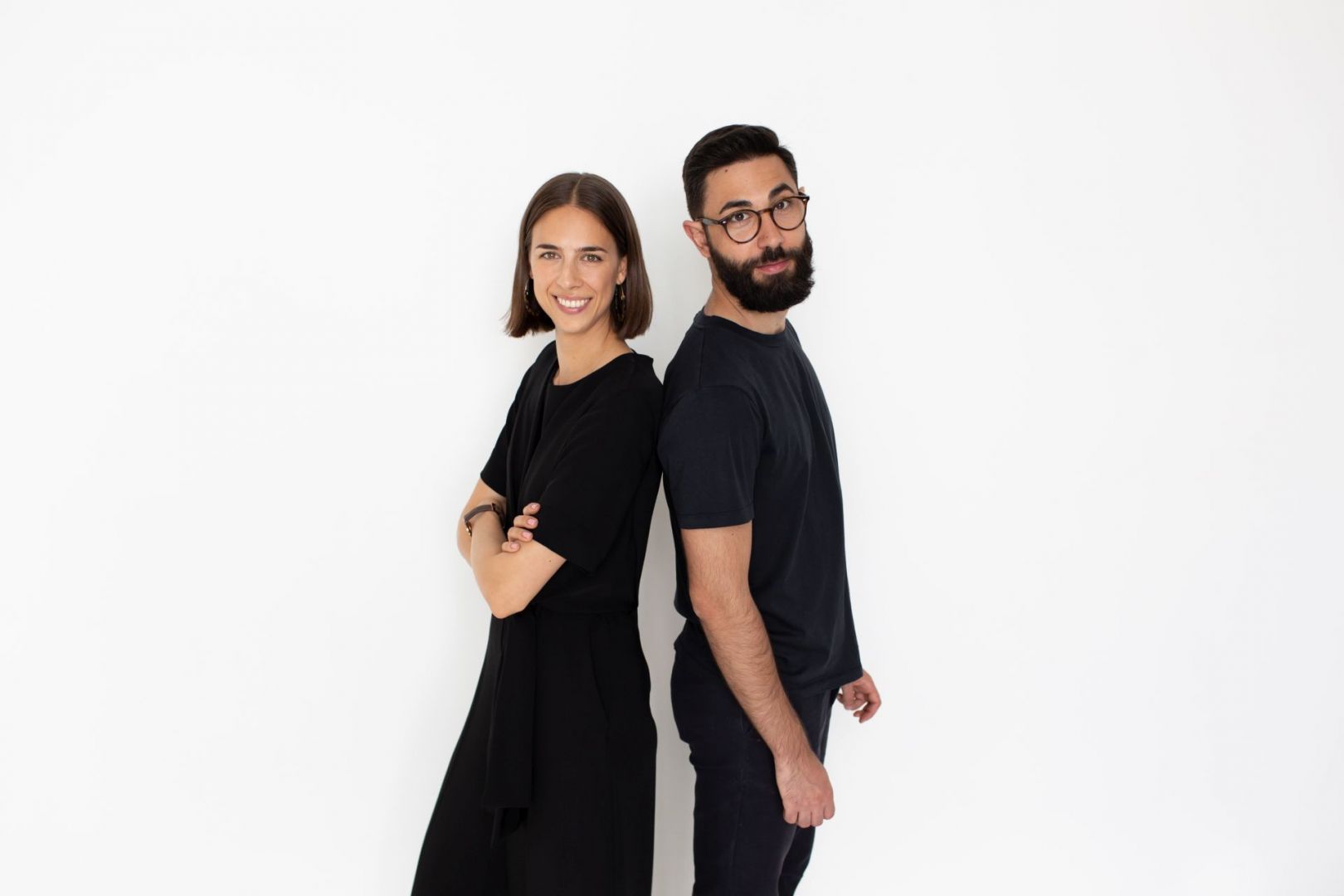 Kaja Ałaszkiewicz i Domenico Russo, założyciele polsko-włoskiego studia projektowego Nudo design, specjalizują się w tworzeniu minimalistycznych mebli i akcesoriów. Fot. Nudo Design
