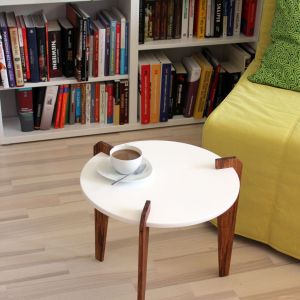 "Handy" - składany stolik kawowy. Fot. Wooow!Projekt