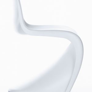 Kultowe "Pantone Chair" wyprodukowane z tworzywa sztucznego. Fot. Archiwum   