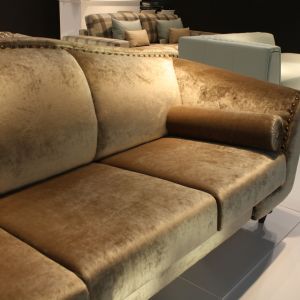 Ekstrawagancka sofa "Carlotta" marki Aris Concept.