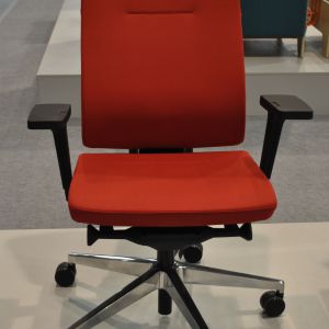 Krzesło biurowe XENON firmy Profi M.
Fot. Piotr Sawczuk