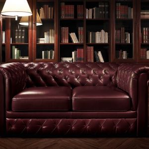 Sofa " Klavario" nawiązująca wyglądem do brytyjskiej klasy. Fot. HF Helvetia Furniture 