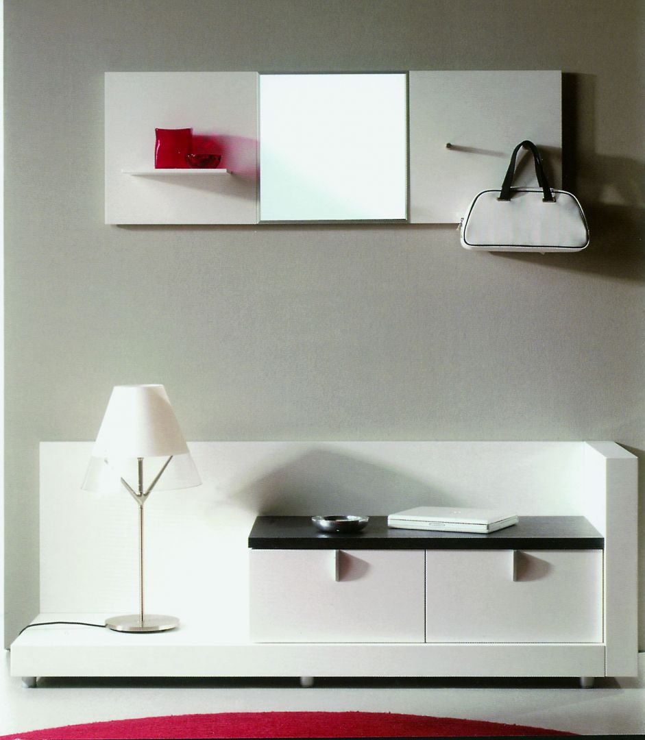 Meble do przedpokoju firmy Ebanis wyróżniają się minimalistyczną formą. Są idealne do pomieszczeń urządzonych w nowoczesnym stylu. Fot. Ebanis