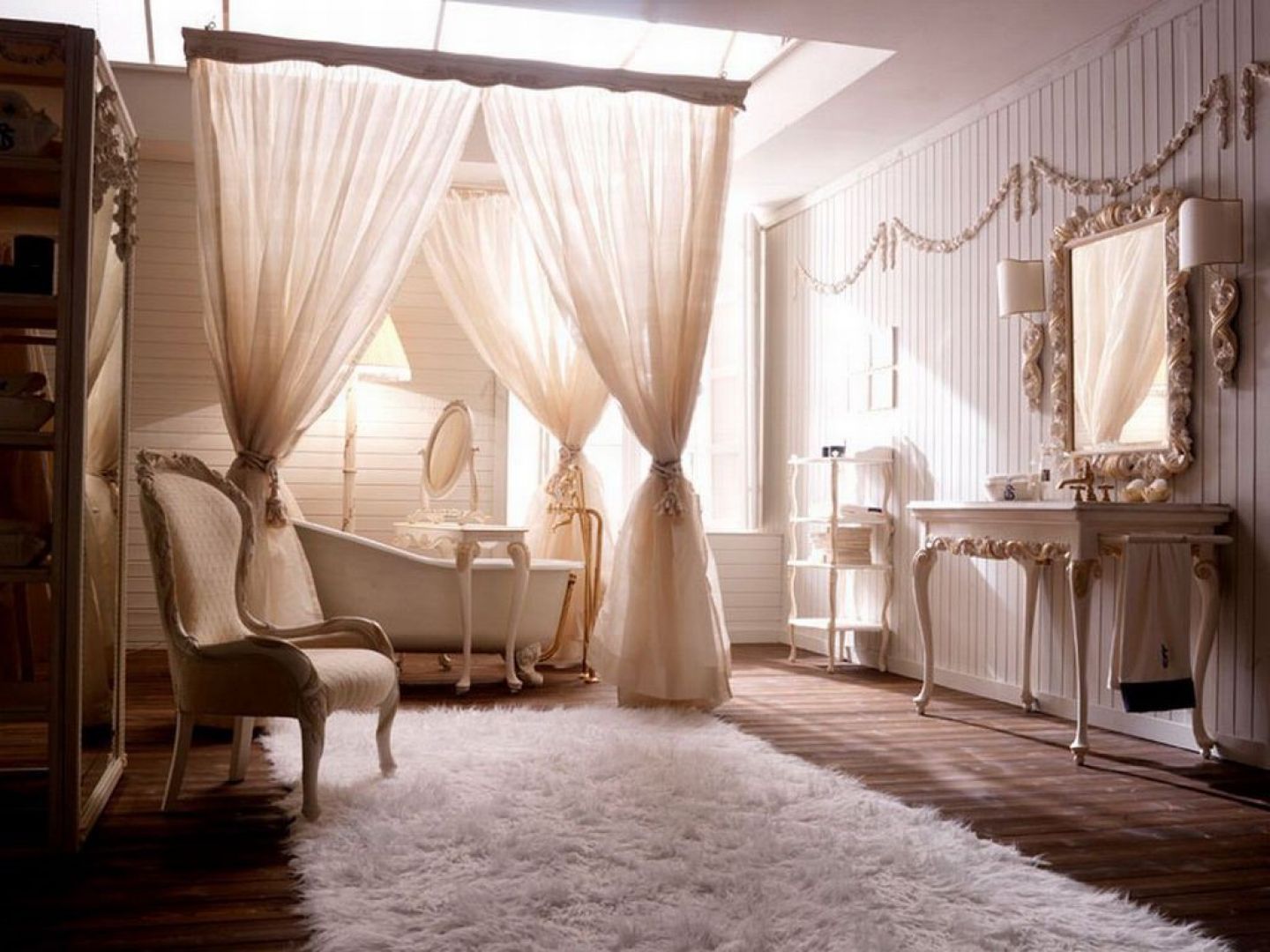 Delikatne pastele w połączeniu z bielą i klasycznymi francuskimi meblami tworzą łazienkę jak ze snów. Fot. JWS Interiors