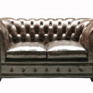Sofa "Nappalon" firmy Kare Design. Oferta: Archizona. Model ten jest gęsto pikowany, w połysku. Forma - klasyczna. Fot. Kare Design. 