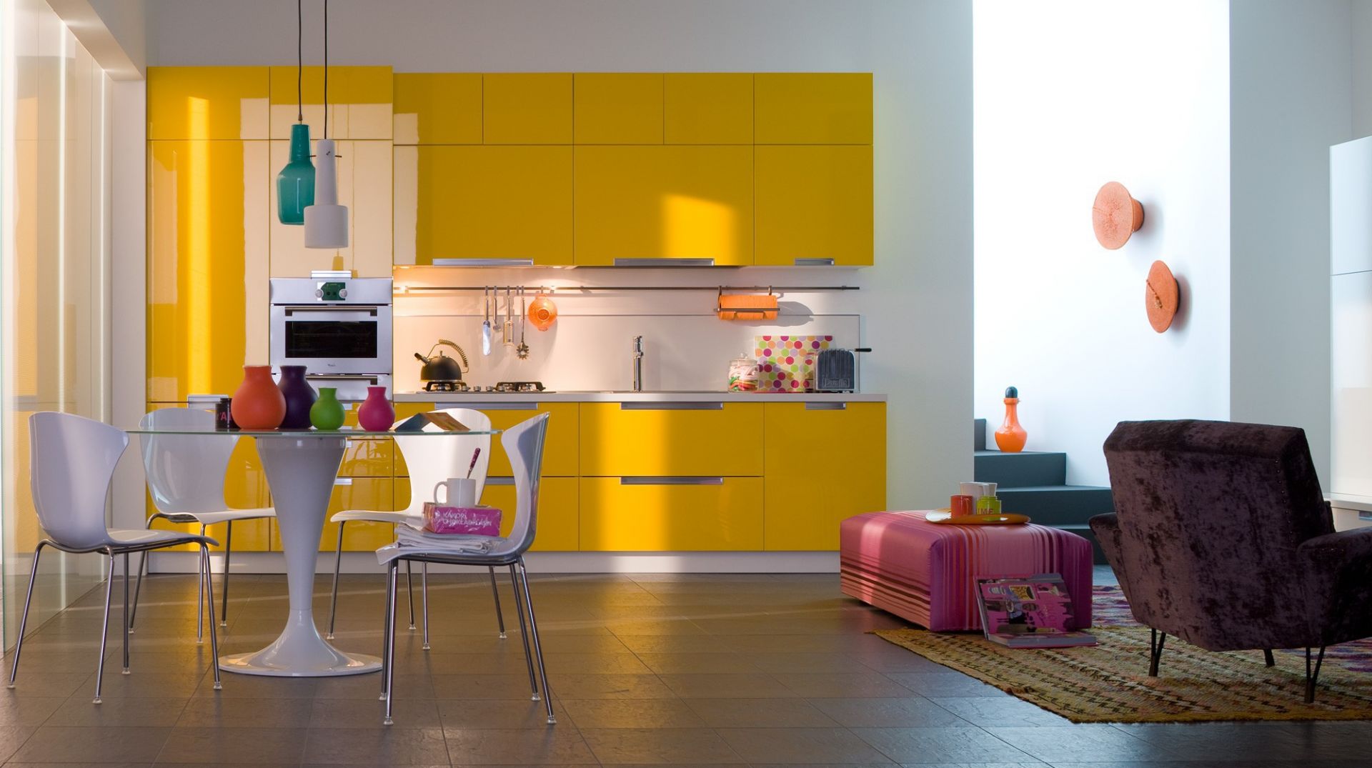 Żółte, lakierowane meble kuchenne to radość dla oczu sama w sobie. Fot. Veneta Cucine