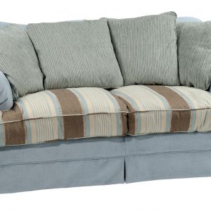 "Burghley" to sofa zachęcająca do odpoczynku dzięki "miękkiej" formie i jasnym, pastelowym kolorom. Oferta: Grange, Warszawa. Fot. Grange. 