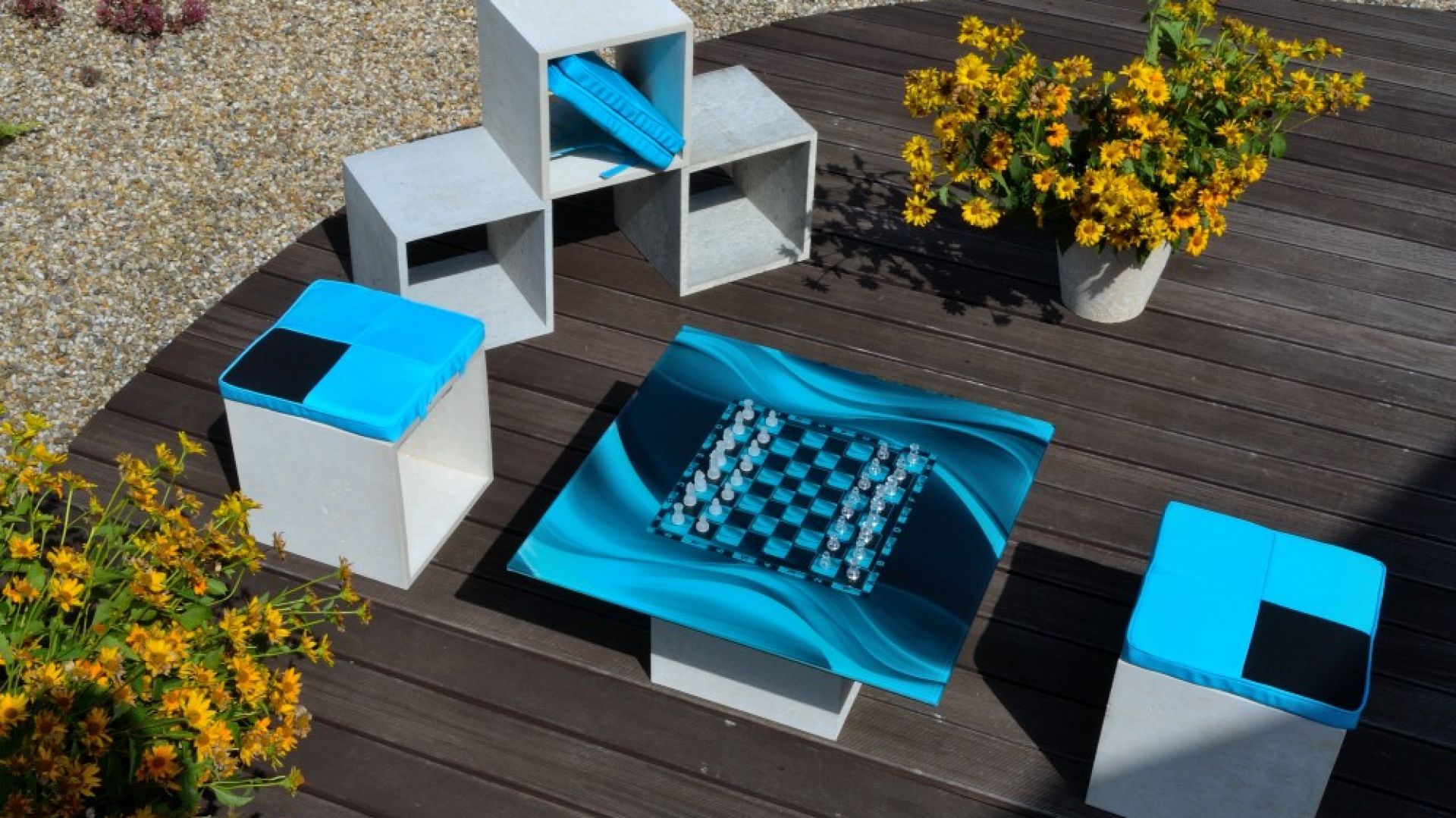 Meble ogrodowe – ze szkła, betonu i użytkowego pleksi