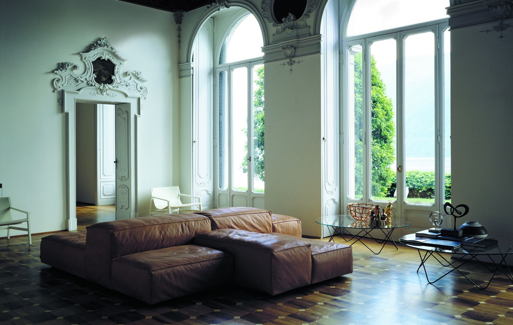 Luksusowa sofa w skórze naturalnej Extrasoft marki Noti
Fot. Noti