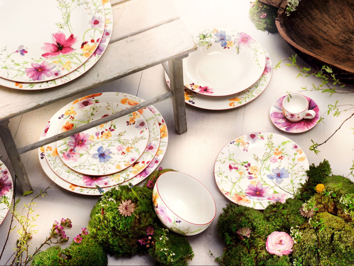 Kwiaty są najpiękniejszym wiosennym wzorem na porcelanie. Fot. Villeroy&Boch