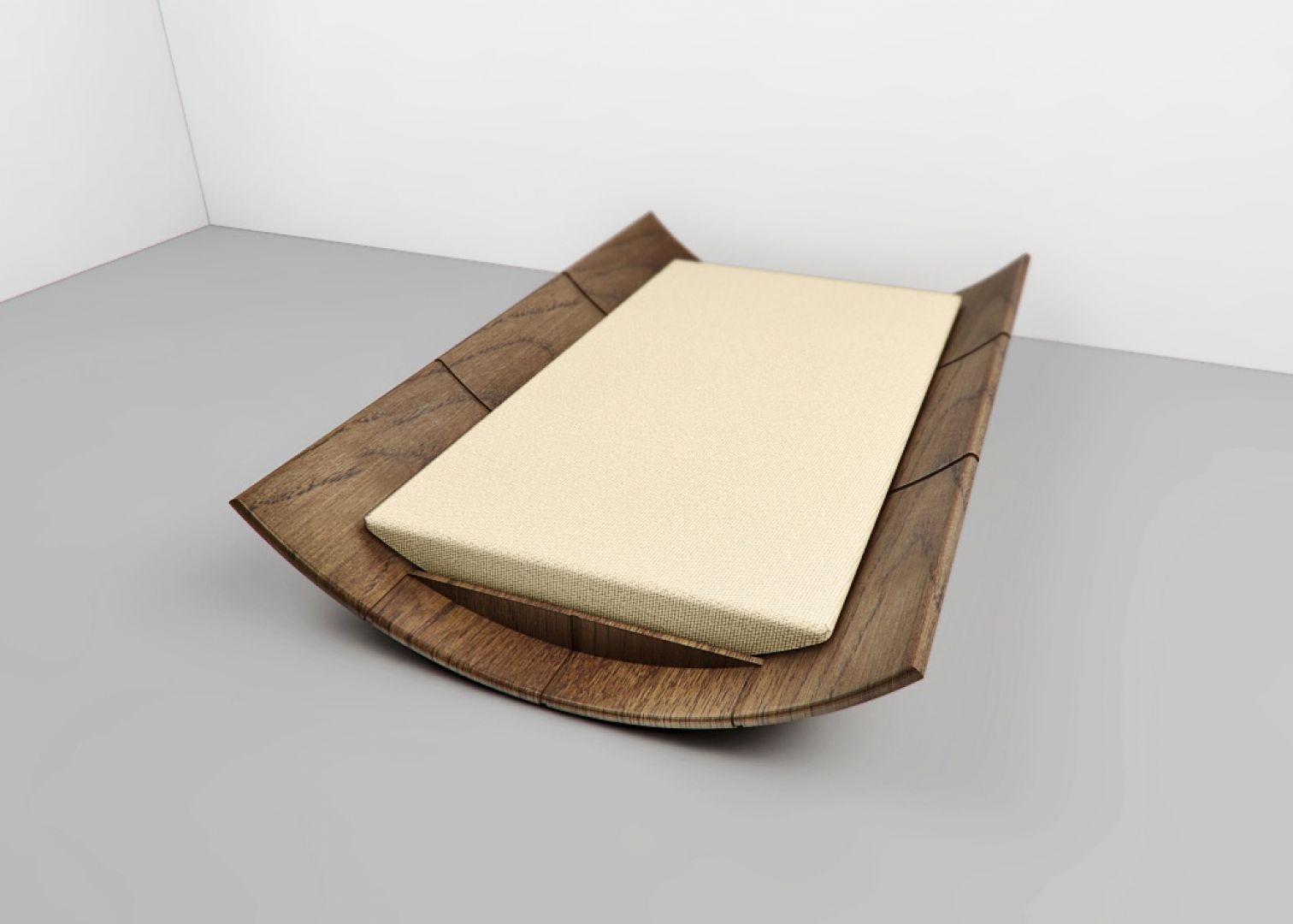 Łóżko umożliwiające bujanie się na boki. Łóżko w drewnianej skorupie. Projekt Tomasza Wagnera
Fot. Archiwum 