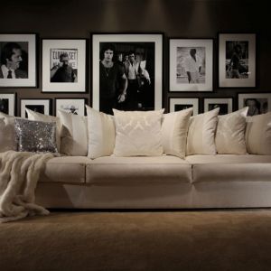 Sofa "Astor" wręcz zachęca do odpoczynku, proj. Eric Kuster. Fot. Home Sweet Home PR