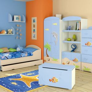 Morski błękit oraz ciekawe motywy są dobrym połączeniem do pokoju dziecięcego Fot. Baggi Design