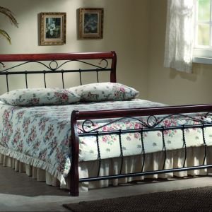 Łóżko Venecja marki Signal. Bardzo stylowe i eleganckie łóżko drewniane do sypialni. Fot. Signal