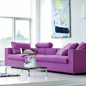 Sofa "Cube" zachwyca soczystą barwą. To idealny mebel, jeśli chcemy do salonu wprowadzić element oryginalności. Fot. Eilersen