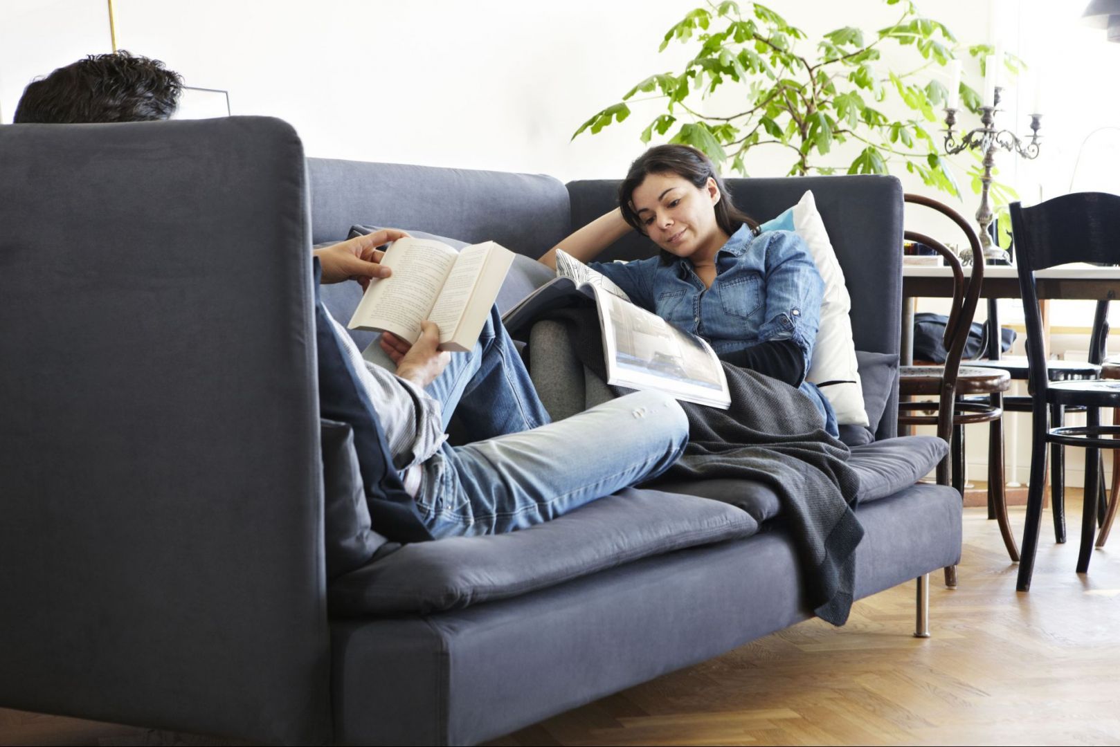Możesz zaprojektować sofę modularną SÖDERHAMN tak, aby odpowiadała Twojemu sposobowi na relaks. 
Fot. IKEA