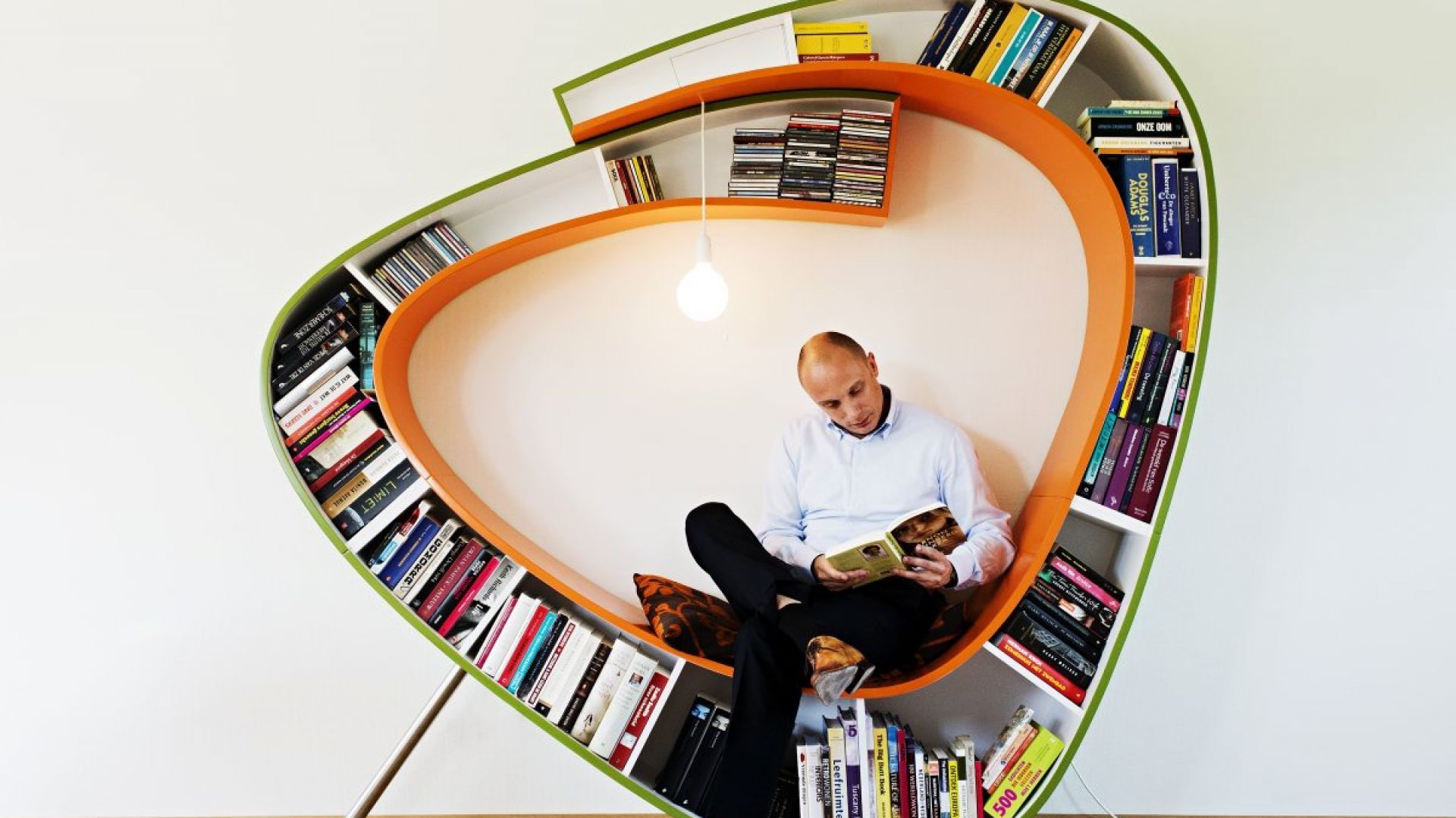 dynamic Contributor Joseph Banks Nietypowe półki na książki – czytamy w fikuśnym towarzystwie