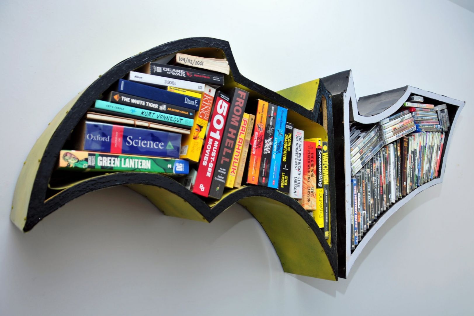 Batman-Bookshelf
Fot. Fiction Furniture
