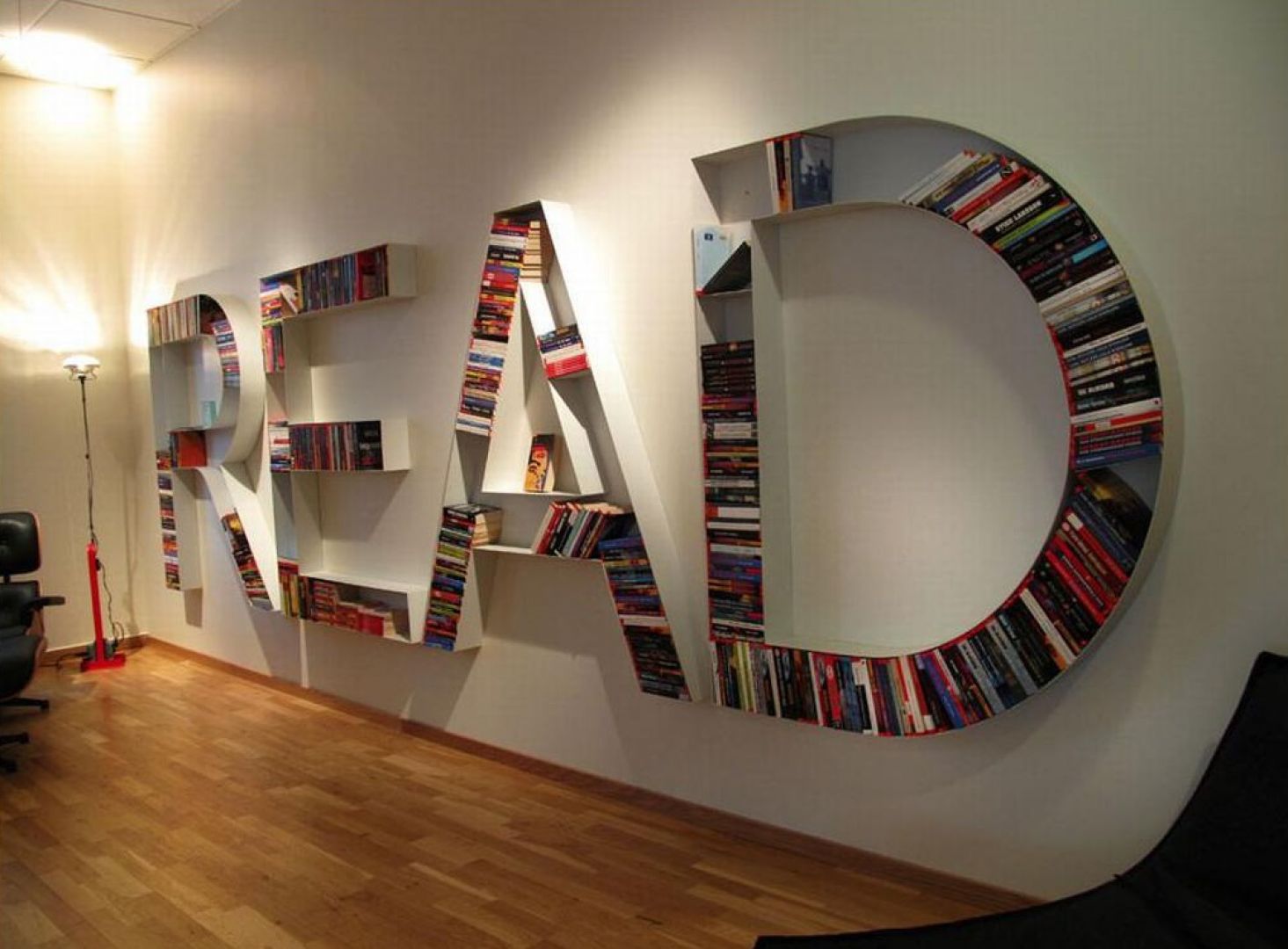 dynamic Contributor Joseph Banks Nietypowe półki na książki – czytamy w fikuśnym towarzystwie