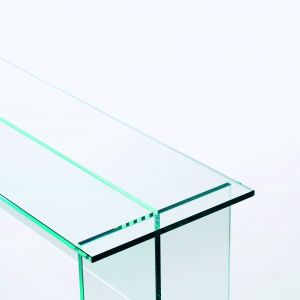 "Sublimazione 5/6" to ławka i stolik zaprojektowane przez Rona Gilada. Fot. Glas Italia. 