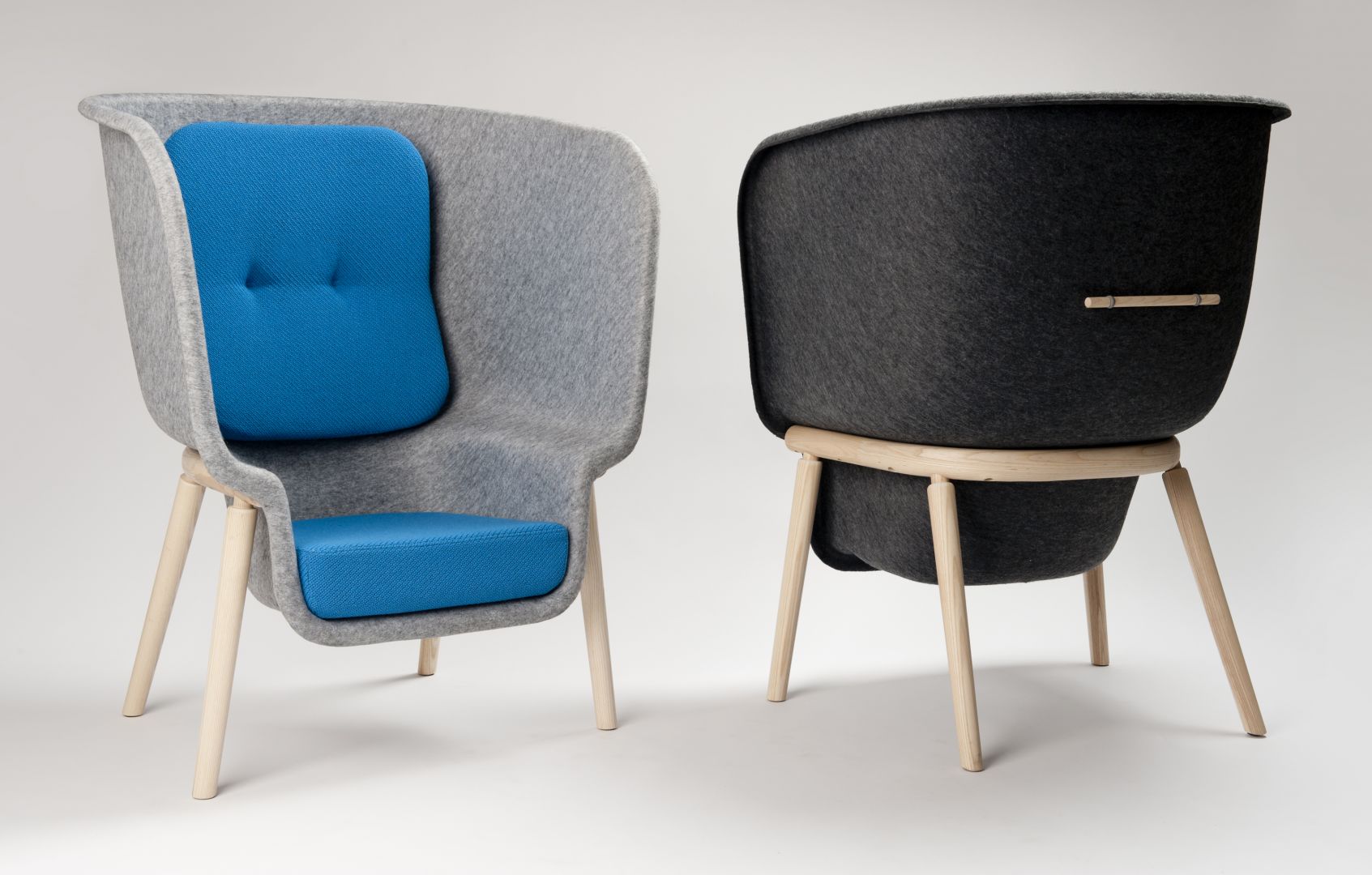 Fotele Pod idealnie dopasowują się do ciała użytkownika dając mu wiele przestrzeni i komfortu. Fot. Archiwum projektanta