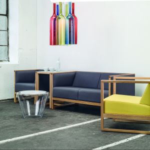 Sofa i fotele z kolekcji "Casablance". Modny i minimalistyczny design to doskonała propozycja do nowoczesnego biura. Fot. Ton