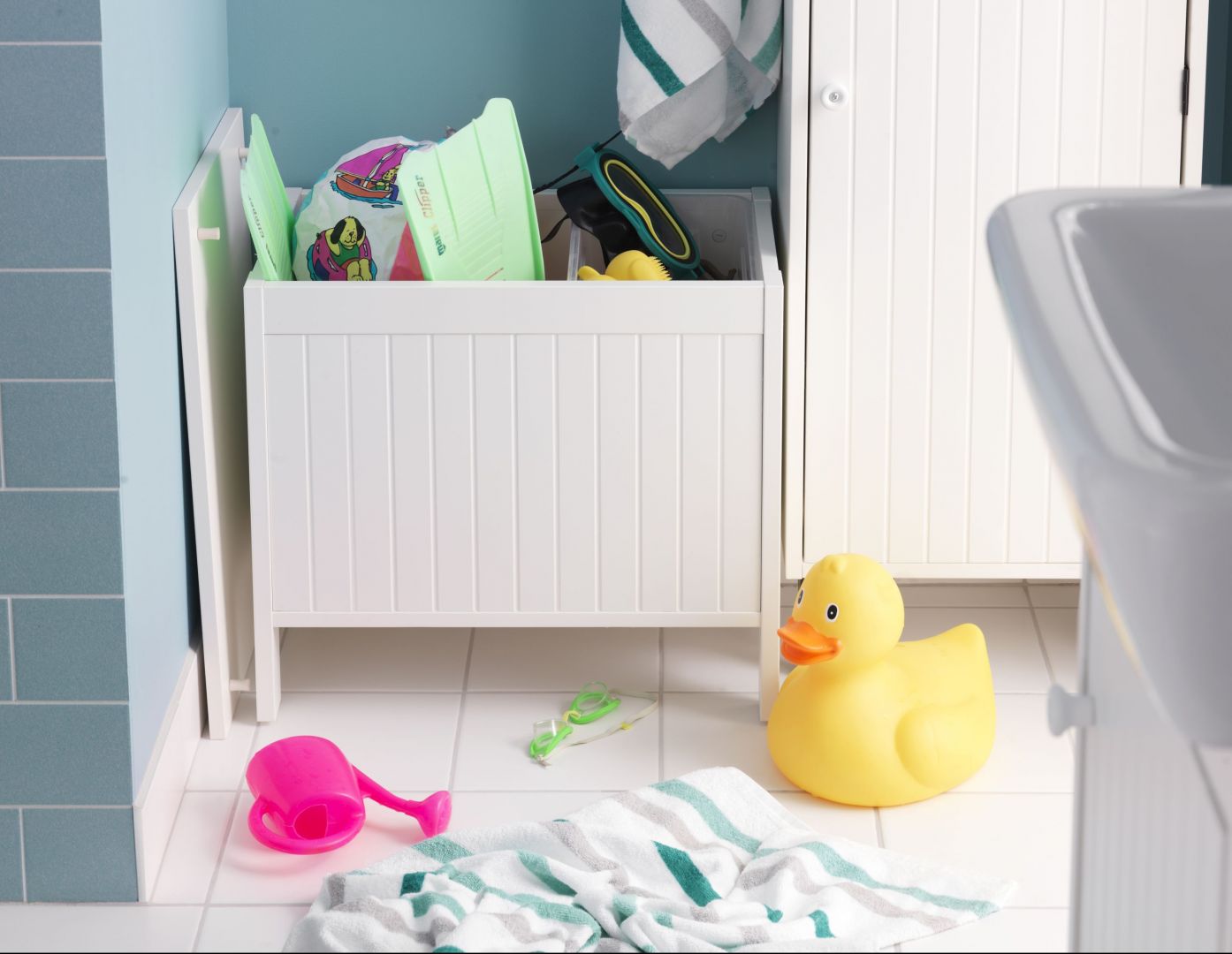 Skrzynia do przechowywania w łazience? Pewnie, że tak. Do schowania ręczników lub kąpielowych zabawek dziecięcych. Fot. IKEA