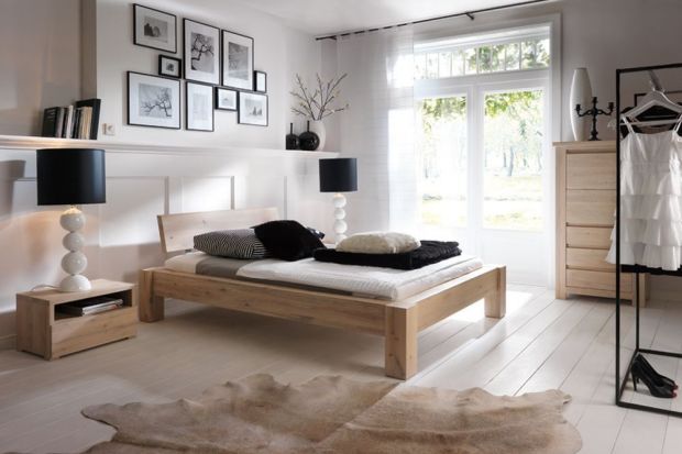Masywna konstrukcja połączona z pięknem i delikatnością naturalnego drewna. Doskonały mebel dla osób chcących urządzić swoją sypialnię w zgodzie z naturą, ale i z aktualnymi trendami.