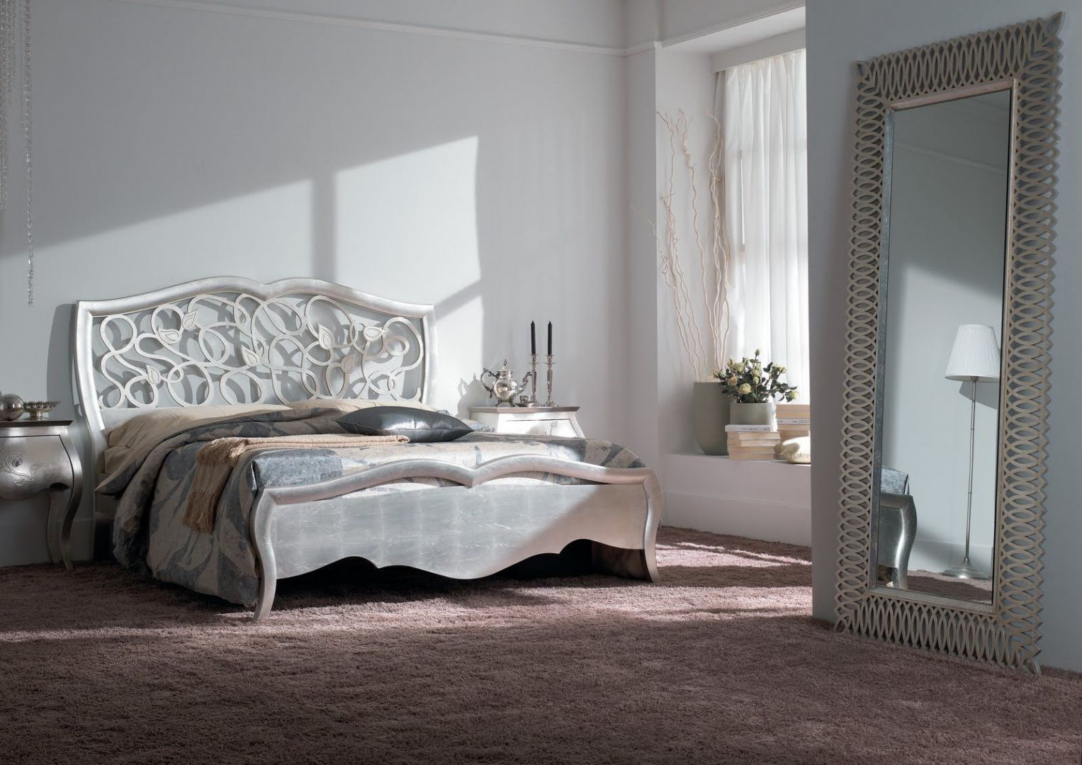 Największym atutem eleganckiej sypialni jest zawsze łóżko. Powinno być duże, z wyjątkowo atrakcyjnym wezgłowiem. Fot. Stilema