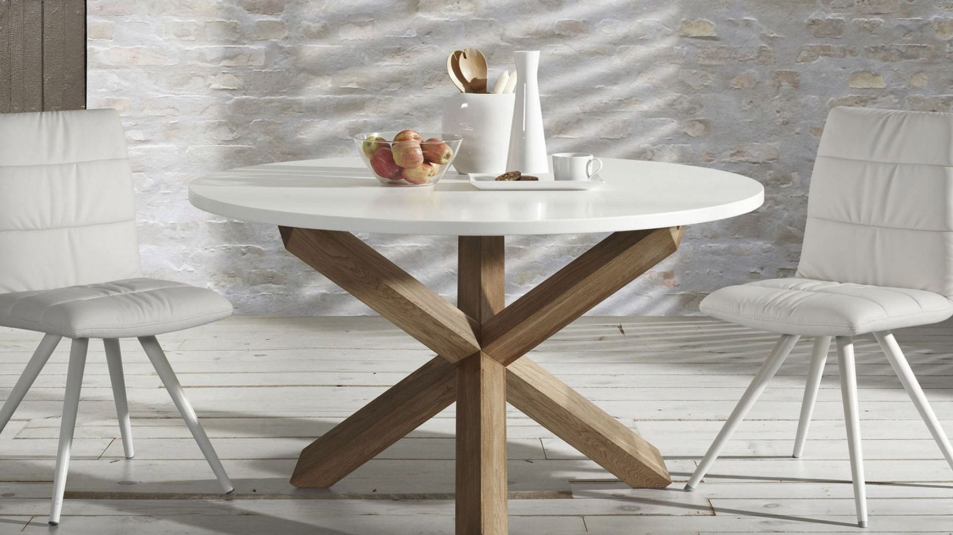 "Nori" - stół o ciekawej formie