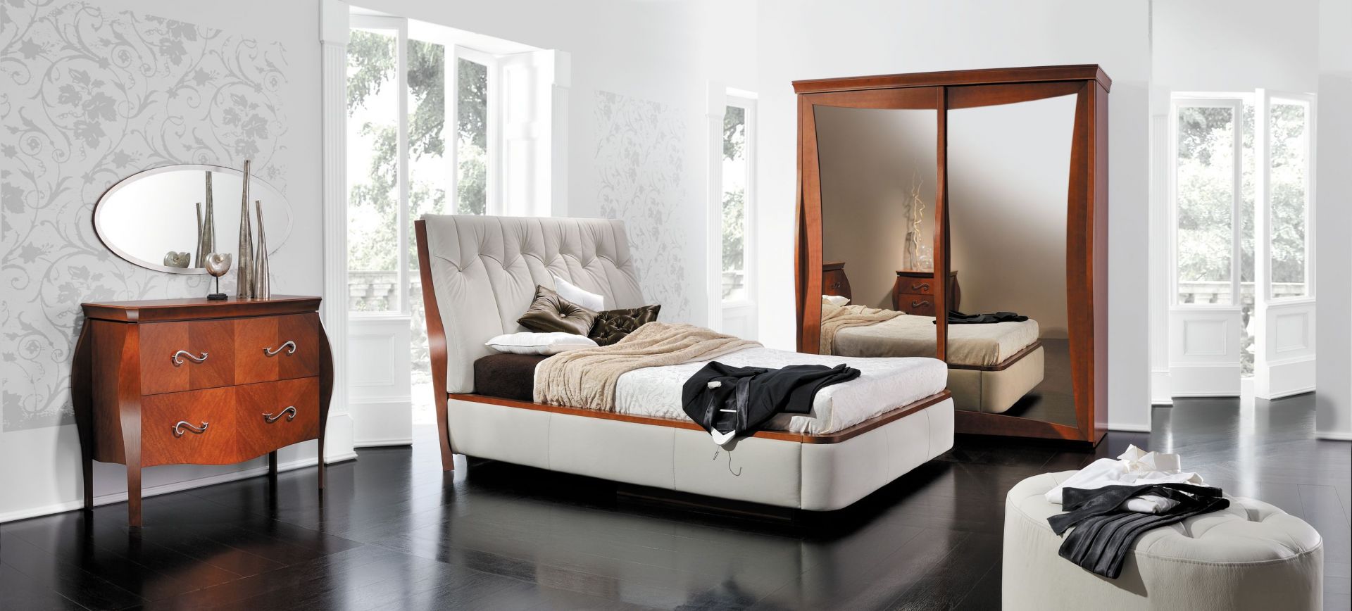 Piękne, białe łóżko z nietypowo tapicerowanym zagłówkiem. Wykończenie srewnianymi elementami dodaje mu jeszcze większej elegancji. Fot. Paged Meble