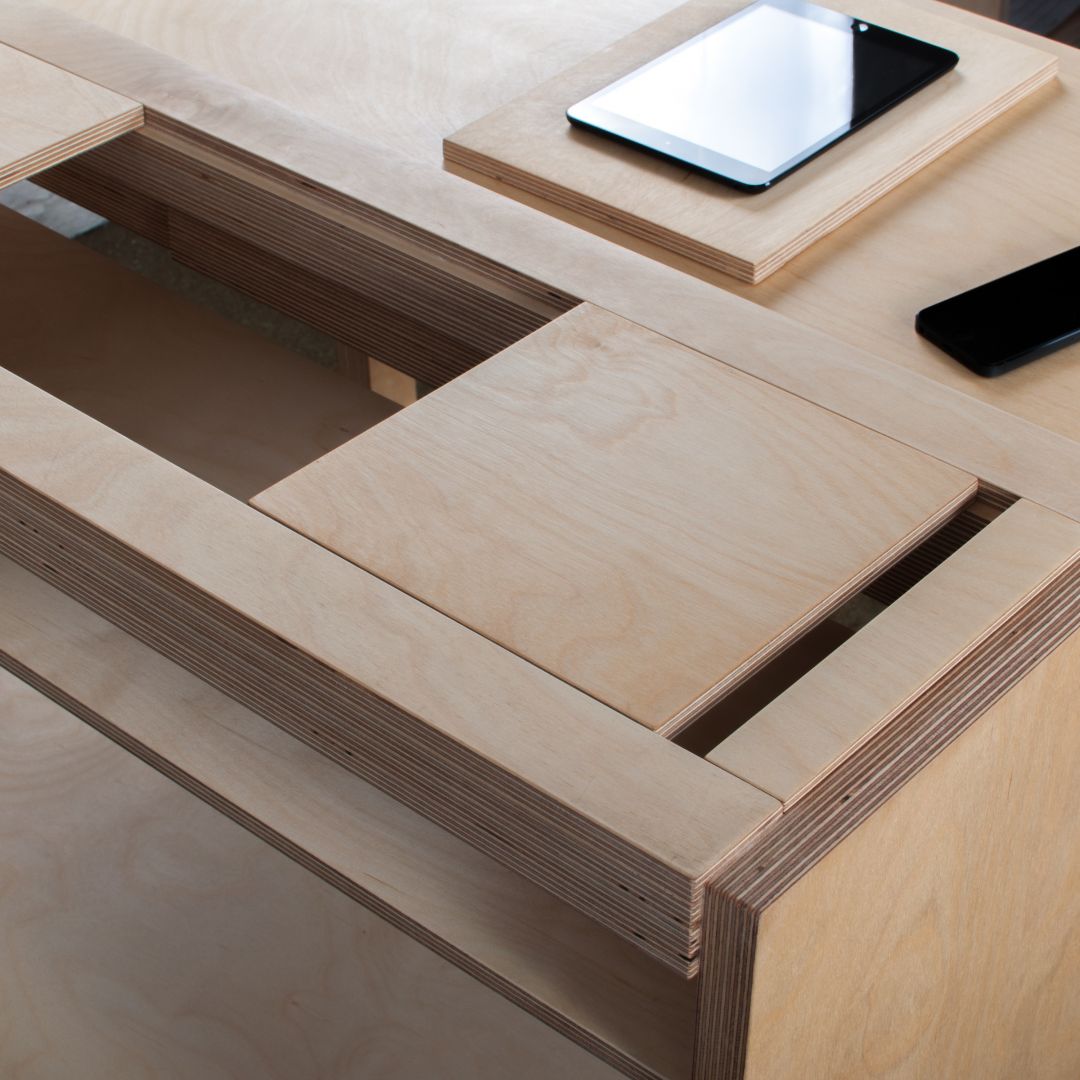 Kompaktowe biurko zaprojektowane przez studio Bee9. Fot. Bee9