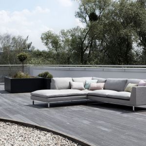 Sofa "Tokyo" to nowoczesny model, który dopasuje się idealnie do minimalistycznych wnętrz. Fot. Sits