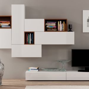 Meblościanka "Dorade X" to doskonała propozycja do nowoczesnego salonu. Jej modułowa konstrukcja przypomina znaną grę Tetris, zaś połączenie lakierowanej bieli z ciepłych kolorem drewna ożywia salon. Fot. Le Pukka