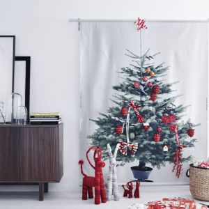 Zamiast żywej choinki drzewko nadrukowane na tkaninie? Dlaczego nie! Fot. IKEA