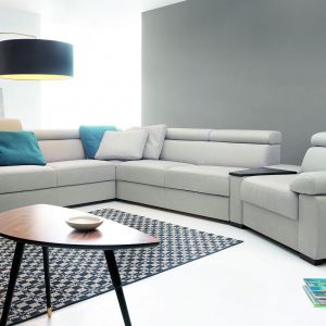 Model Zoom marki Etap Sofa, wykonany w tkaninie łatwoczyszczącej. Aby usunąć zabrudzenia wystarczy jedynie szmatka nasączona wodą. Cena: ok. 3.900 zł. Fot. Etap Sofa

