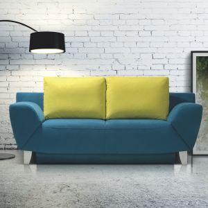 Sofa Altari wyróżnia się ciekawym połączeniem koloru żółtego i niebieskiego. Sofa wyposażona  jest w niezawodny, łatwy i lekki w obsłudze mechanizm rozkładania. Fot. Meblomak 