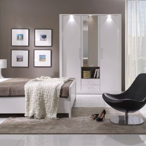 Sypialnia New York inspirowana stylem typowo hotelowym. Wyróżnia się prostą formą, subtelną elegancją oraz minimalistycznym designem. Fot. Stolwit 