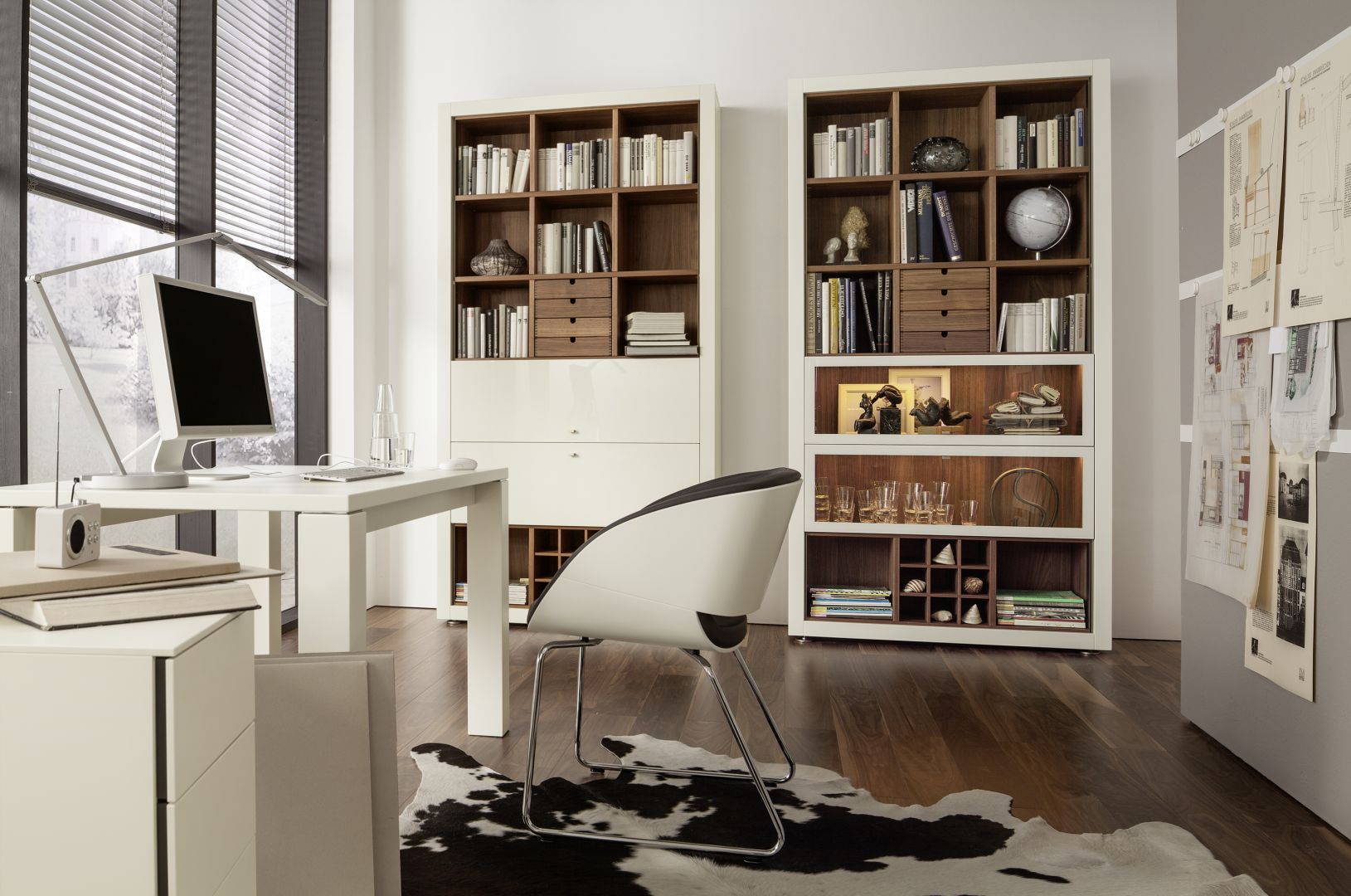 Biurko Xelo przeznaczone jest do domowego biura. Charakteryzuje się prostą formą, a szeroki blat zapewnia komfort pracy. Fot. Huelsta