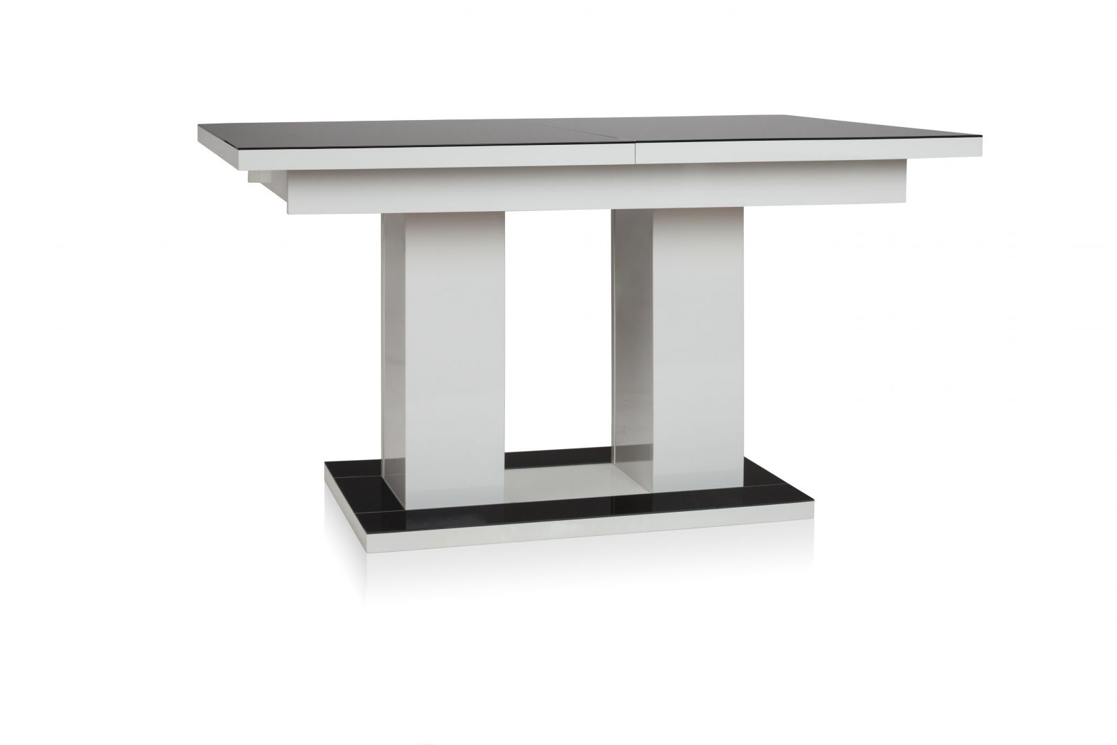 Funkcjonalność jest dużym atutem stołu Vetro. Prostą ławę (o wymiarach 140 x 85 cm) możemy rozłożyć na stół o szerokości 210 cm, w sam raz na typowo rzymskie uczty. Fot. Halex