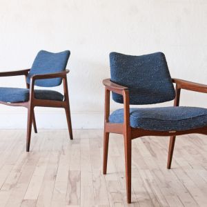 Krzesła- fotele inspirowane stylem lat 50- tych. Fot. Etsy 