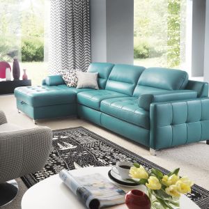 Sofa „Fiorino” (Gala Collezione) jest pikowana nie tylko na oparciach, ale również na siedzisku i bokach. Fot. Gala Collezione