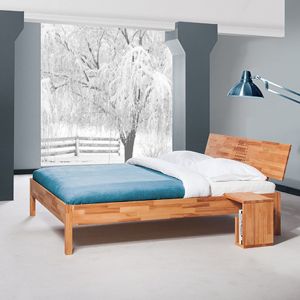 Łóżko Avento wykonano z drewna buku. Drewniana rama zapewnia plecom podparcie, np. podczas chwil z książką przed snem. Fot. Beds.pl 