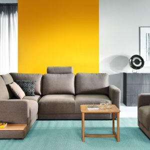 Narożnik Mod ma nowoczesną stylistykę. Dostępny jest w wielu modnych kolorach tapicerek, jak również w funkcjonalnych rozmiarach. Fot. Etap Sofa
