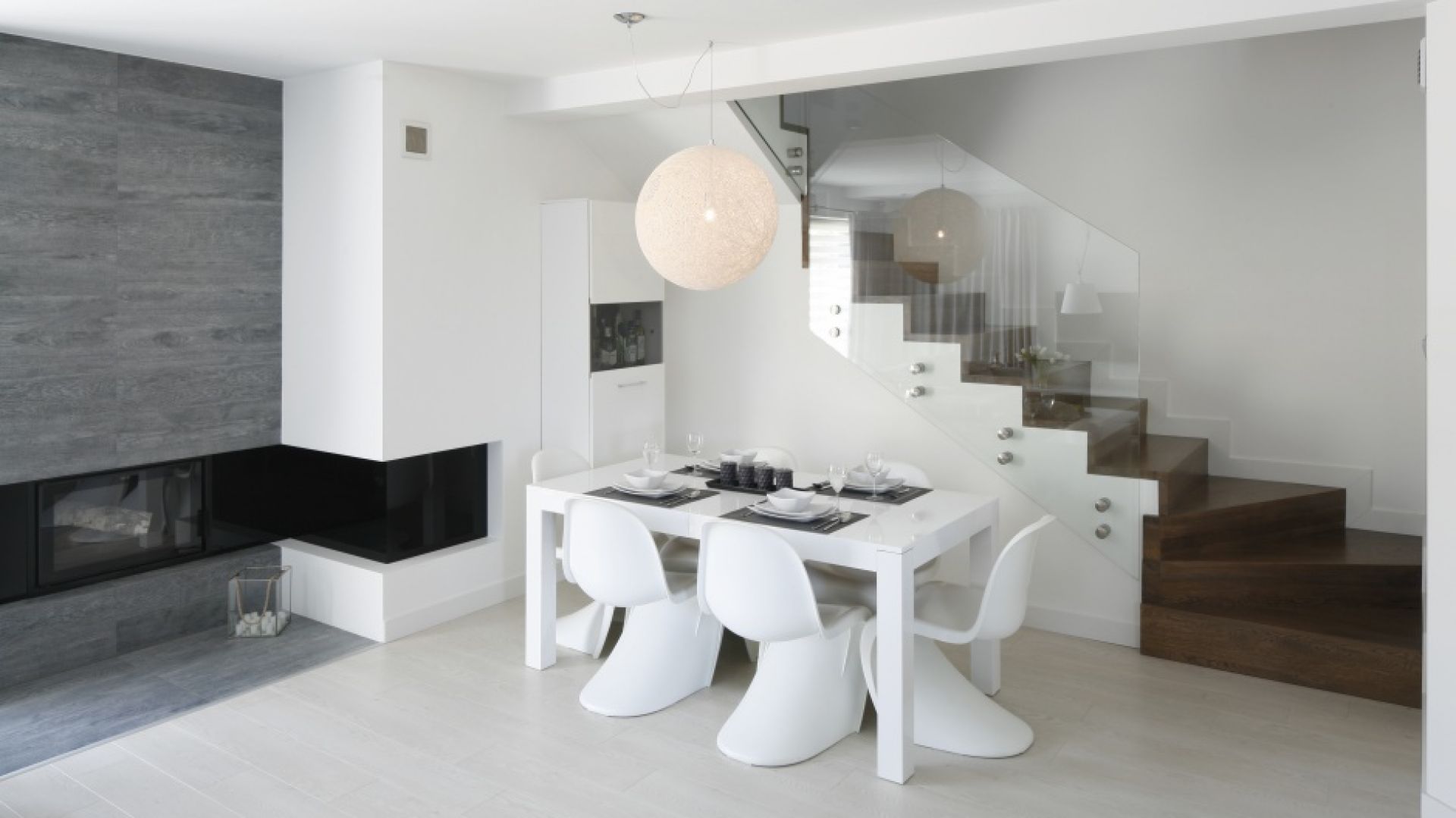Białe meble w mieszkaniach Polaków - tak mogą wyglądać